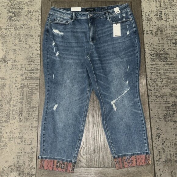 Judy Blue PAISLEY PRINT CUFFED MID RISE BOYFRIEND Jeans - Picture 1 of 11